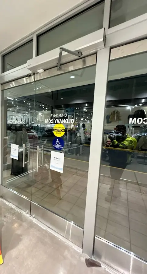 commercial glass door and door closer