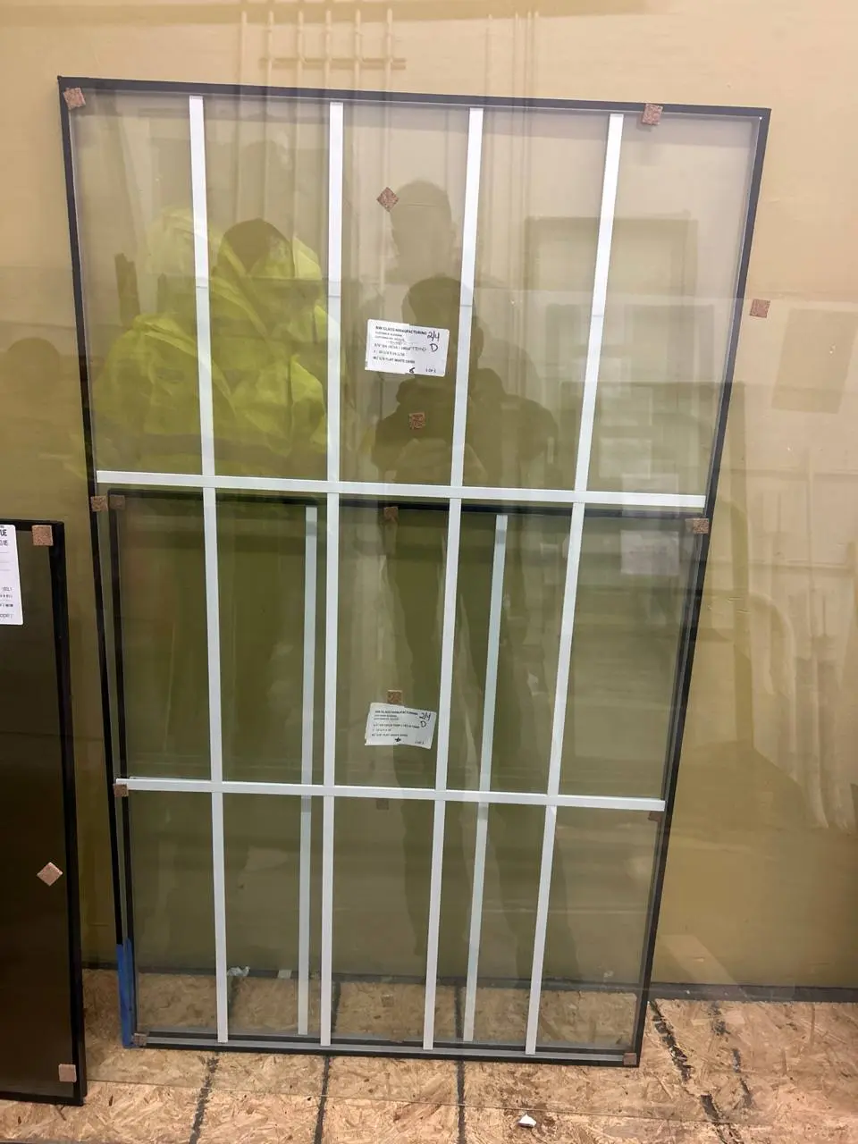 Tempered safety glass shattered pattern in Redmond installation