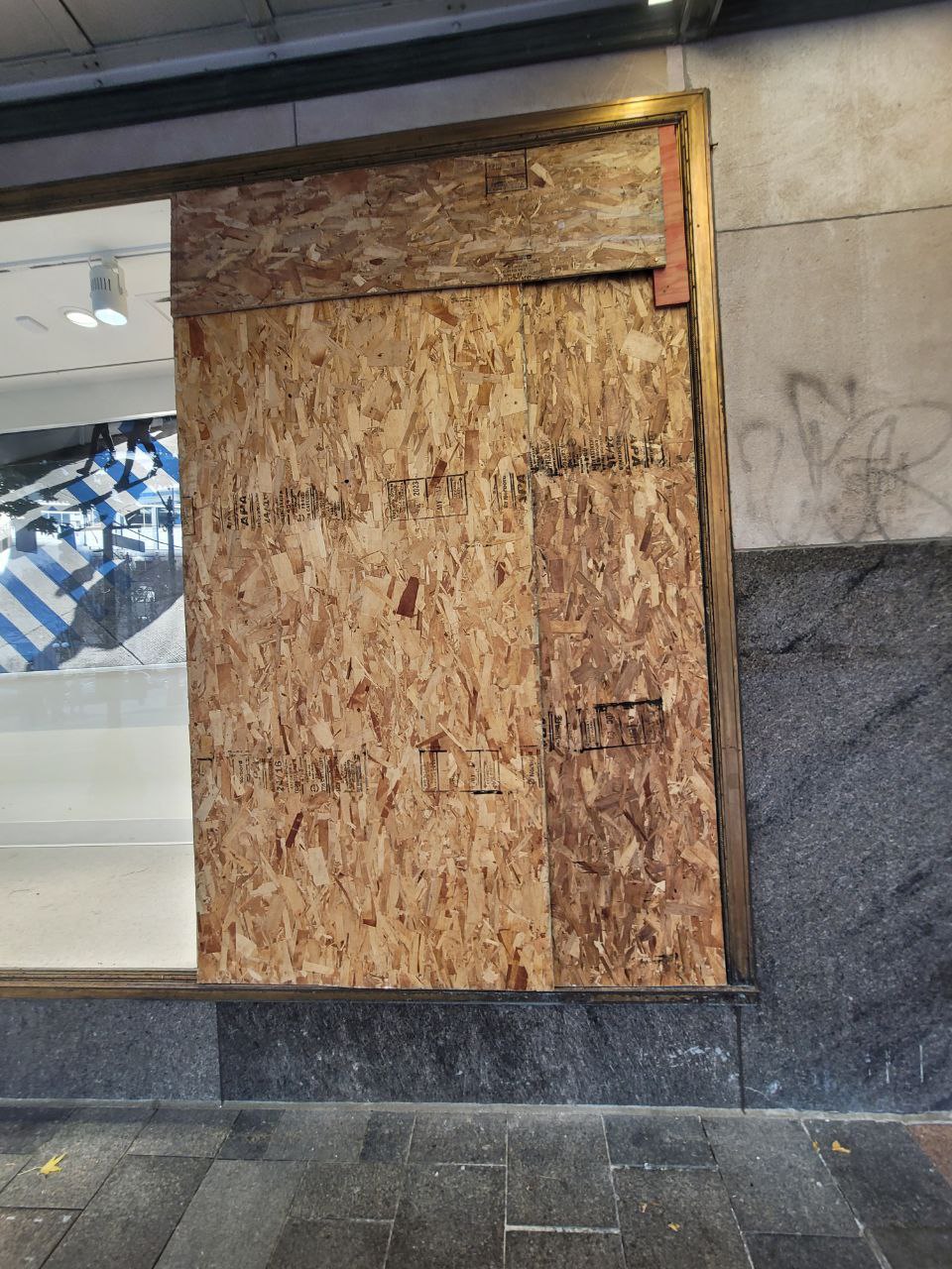 storefront glass boardup
