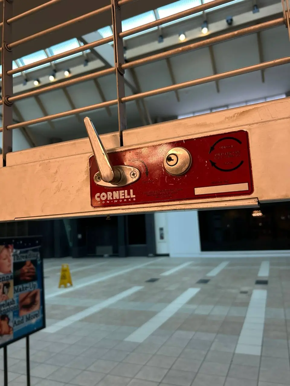 storefront-topdown-door
